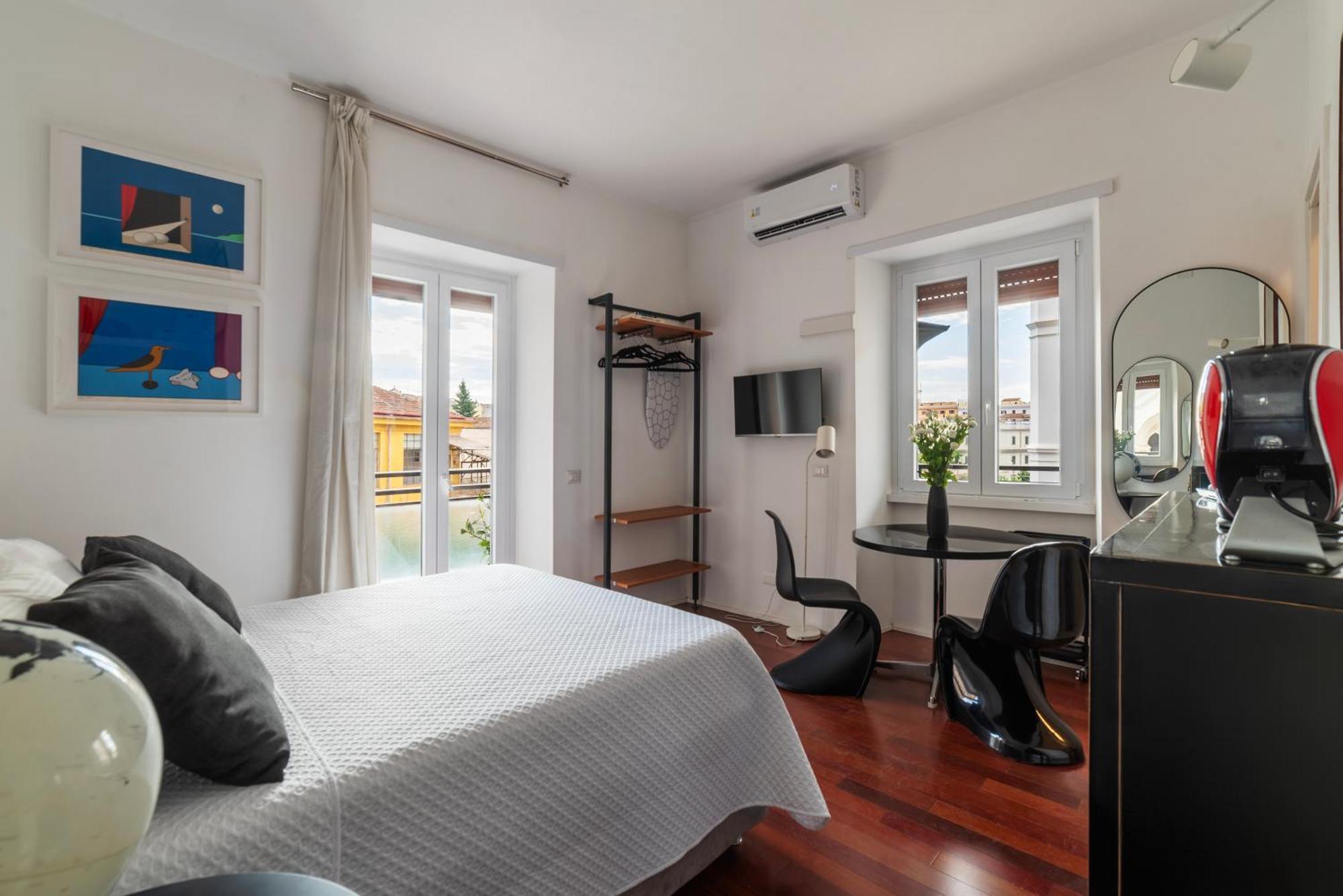 Vittorio Emanuele The Heart Apartment Rome